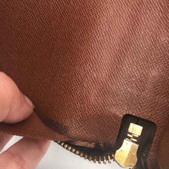 LV Zippy Organizer - Picture 13 of 13